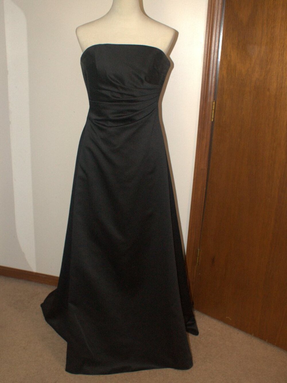 Black strapless full-lenth formal evening dress. Size 12, worn once.